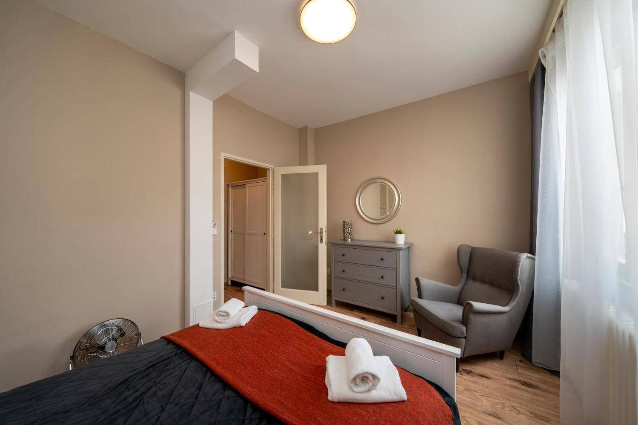 New Town - Apple Apartments براغ المظهر الخارجي الصورة