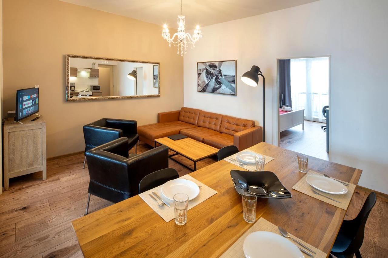New Town - Apple Apartments براغ المظهر الخارجي الصورة
