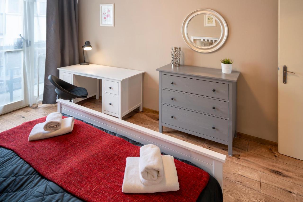 New Town - Apple Apartments براغ المظهر الخارجي الصورة