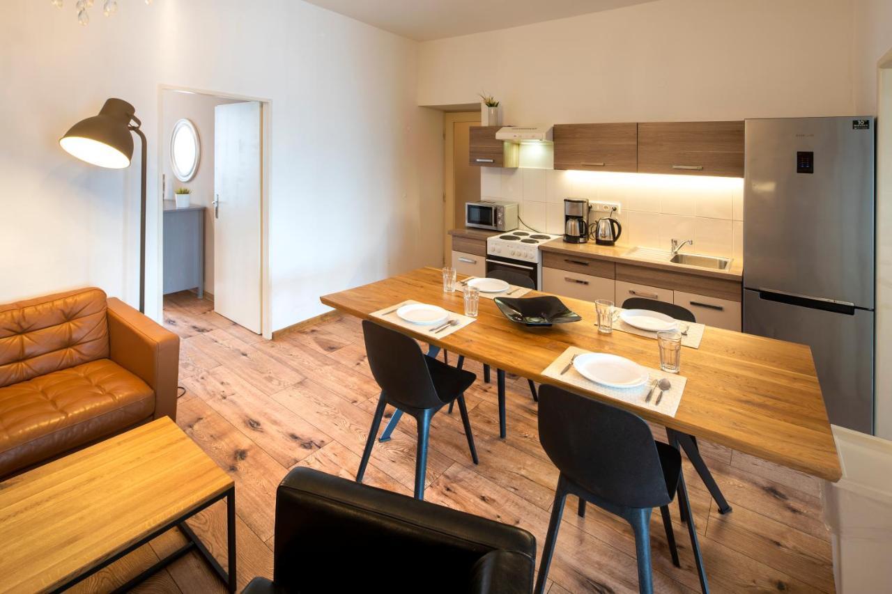 New Town - Apple Apartments براغ المظهر الخارجي الصورة